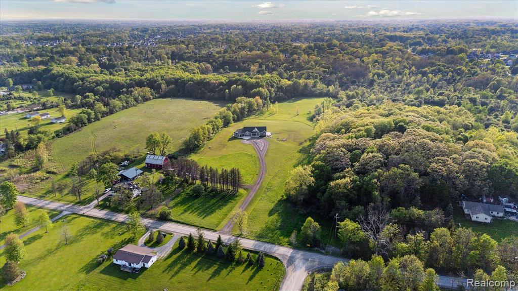 5330 VASSAR Road, Grand Blanc, MI 48439 — Photo 83