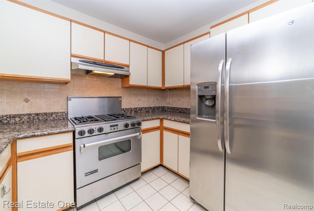 6250 POTOMAC Circle, West Bloomfield, MI — Photo 16