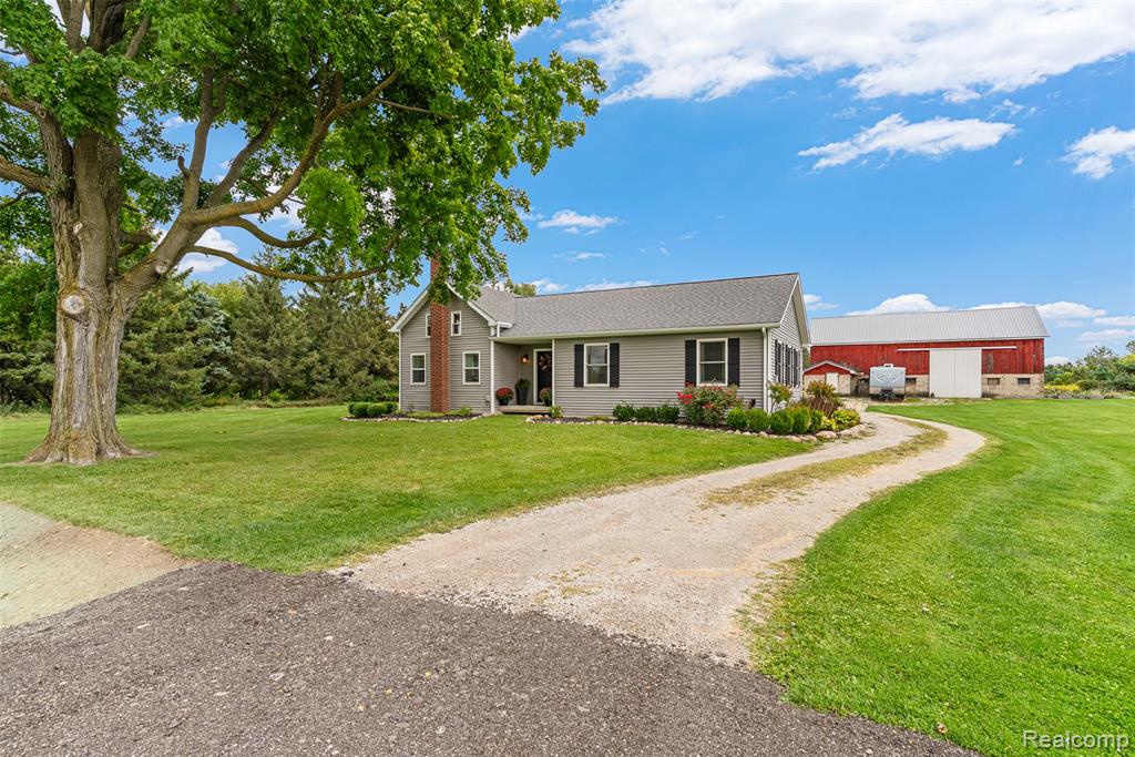 10433 Nichols Road, Gaines Vlg, MI 48436 — Photo 4