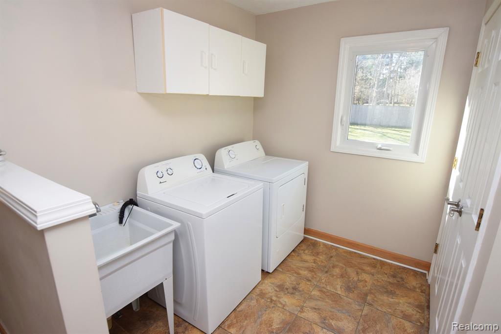1042 E HOLLYWOOD Boulevard, Clio, MI 48420 — Photo 7