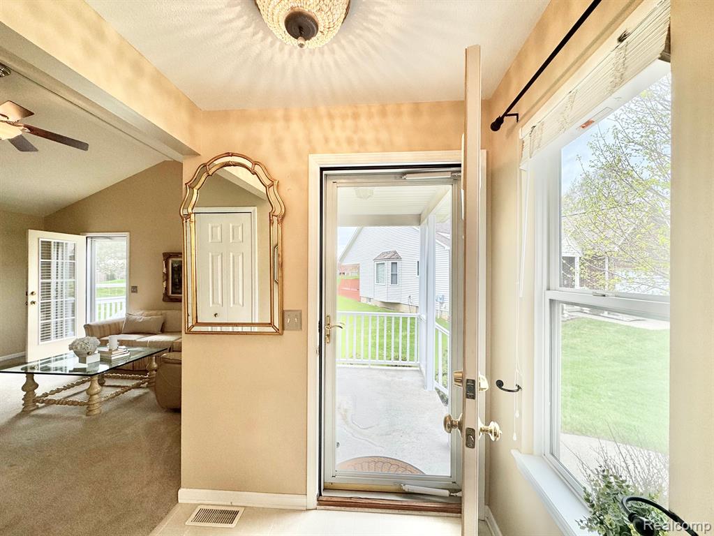 6349 Kings Court, Flushing, MI 48433 — Photo 4