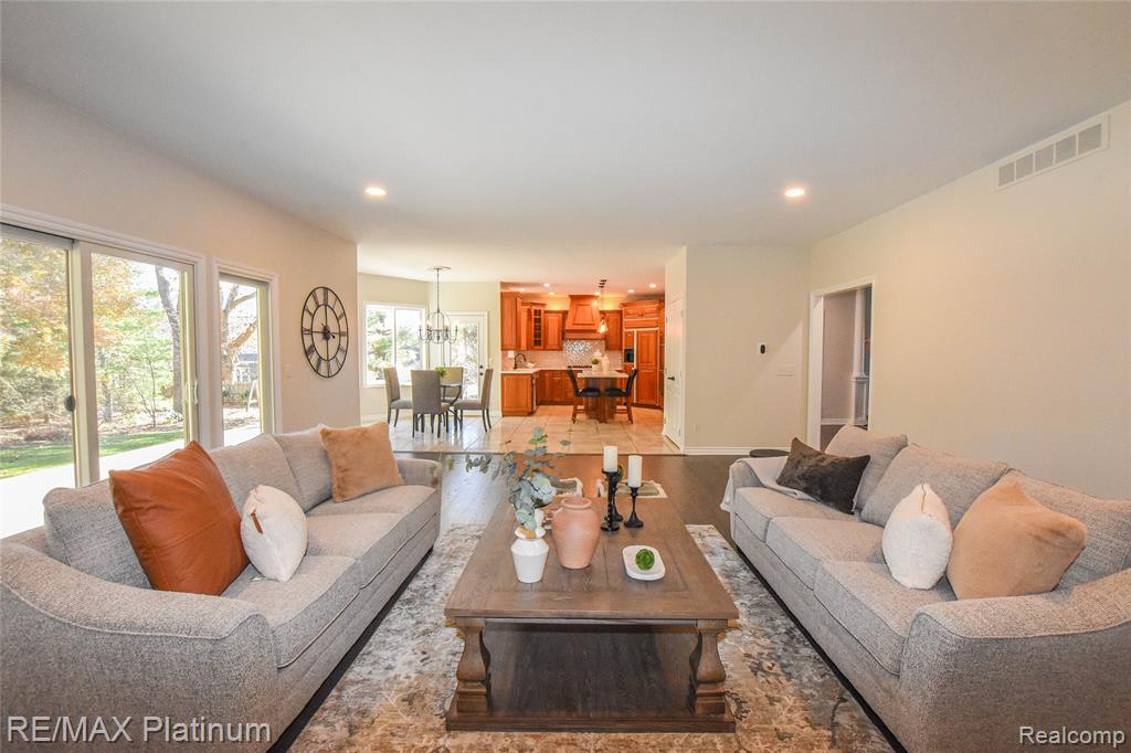 4215 Rolling Pines Court, Commerce Twp, MI 48382 — Photo 17