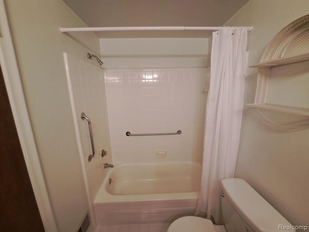 29469 BOBRICH Street, #76, Livonia, MI 48152 — Photo 10