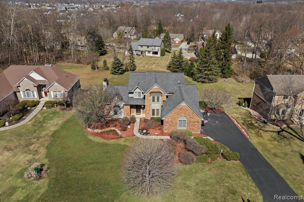 57322 HIDDEN TIMBERS Drive, South Lyon, MI 48178 — Photo 4