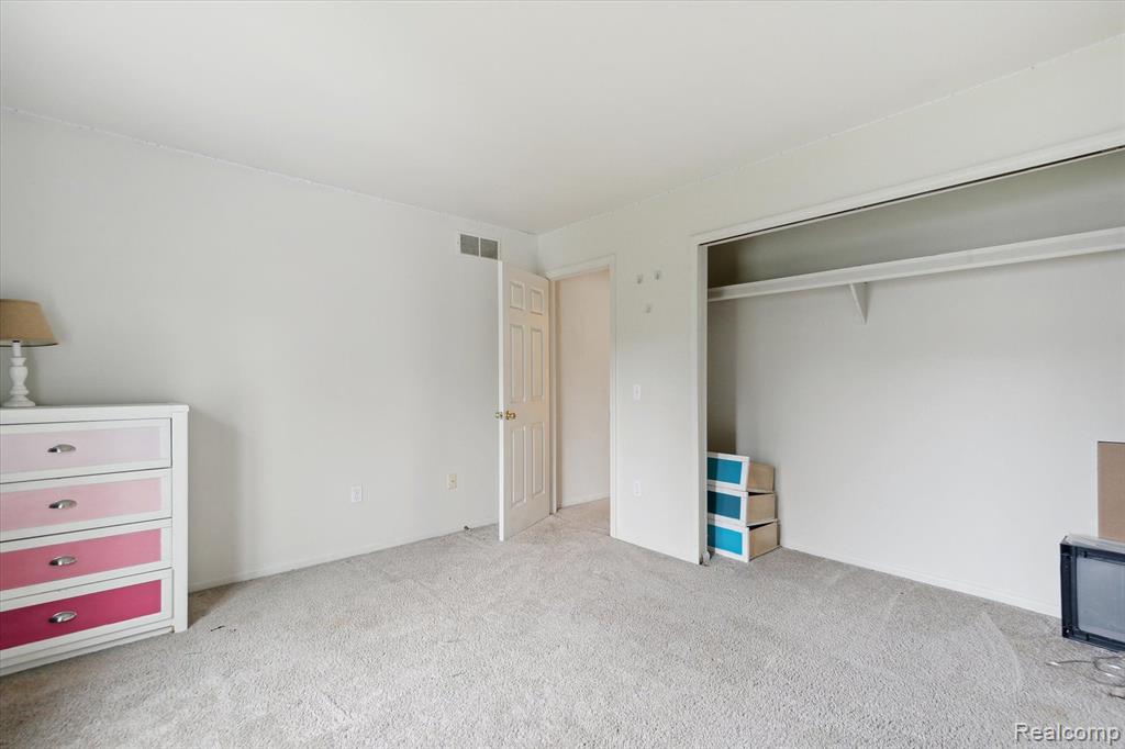 5231 COUNTRY WOOD Lane, Grand Blanc, MI 48439 — Photo 22