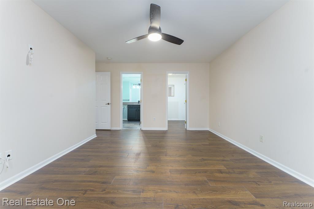 776 AMBERLY Drive, Unit B, Waterford, MI 48328 — Photo 16