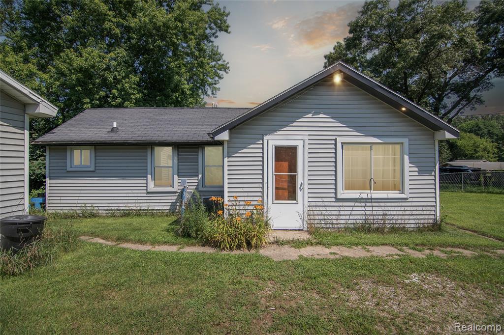 6284 Brooklyn Road, Brooklyn, MI 49201 — front exterior