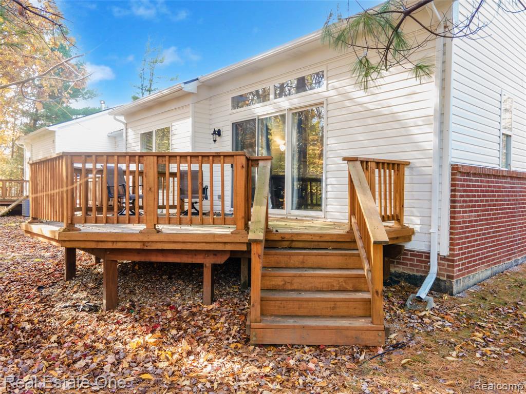 691 Chestnut Drive, Wixom, MI 48393 — Photo 51