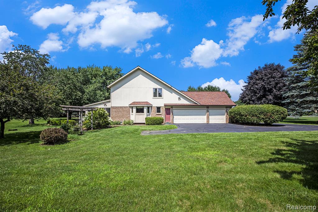 8477 Ranch Estates Road, Clarkston, MI 48348 — Photo 4