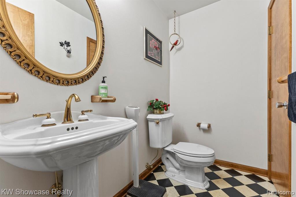 766 WHITE HOUSE Drive, Highland, MI 48356 — Photo 19