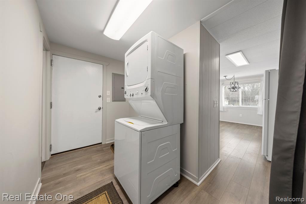 542 SNYDER Road, Highland, MI — Photo 11