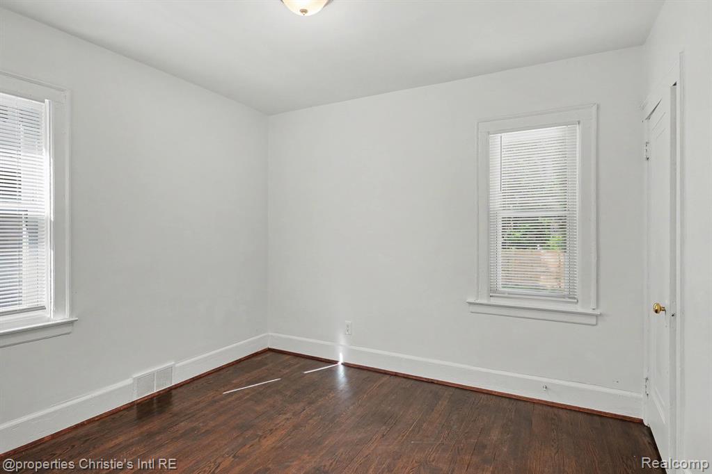 5984 Kensington Avenue, Detroit, MI 48224 — Photo 8