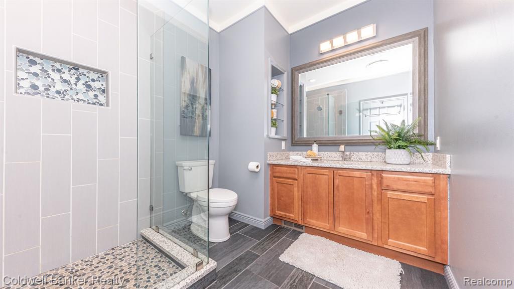 13541 CHRISTINA Lane, Belleville, MI 48111 — Photo 29