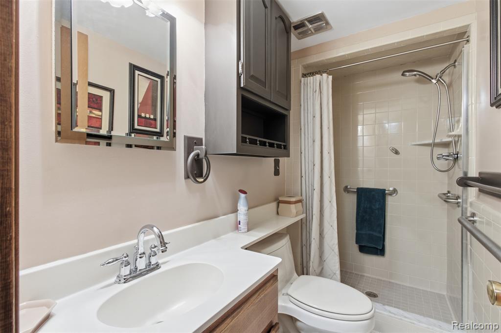 6525 Norton Drive, Troy, MI 48085 — Photo 15
