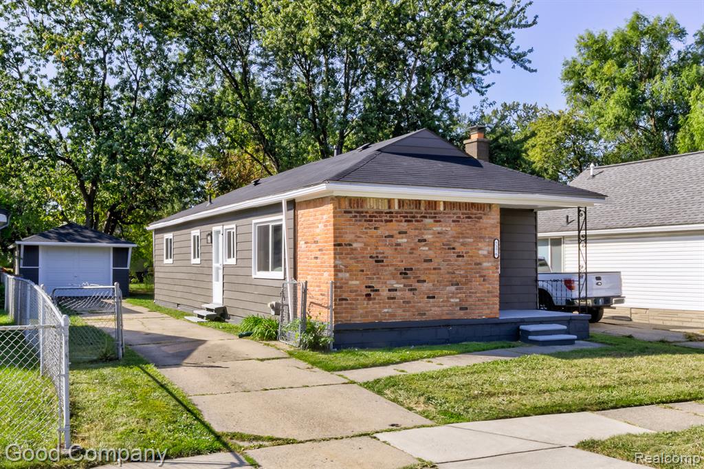 7276 Packard Avenue, Warren, MI 48091 — front exterior