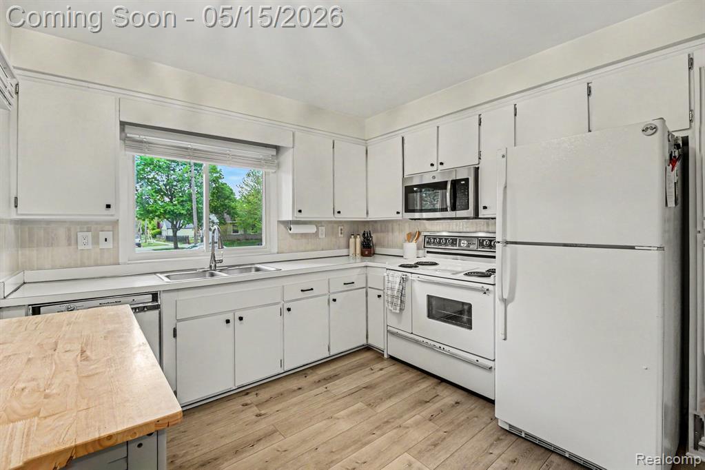 4402 Buckingham Road, Royal Oak, MI 48073 — Photo 12