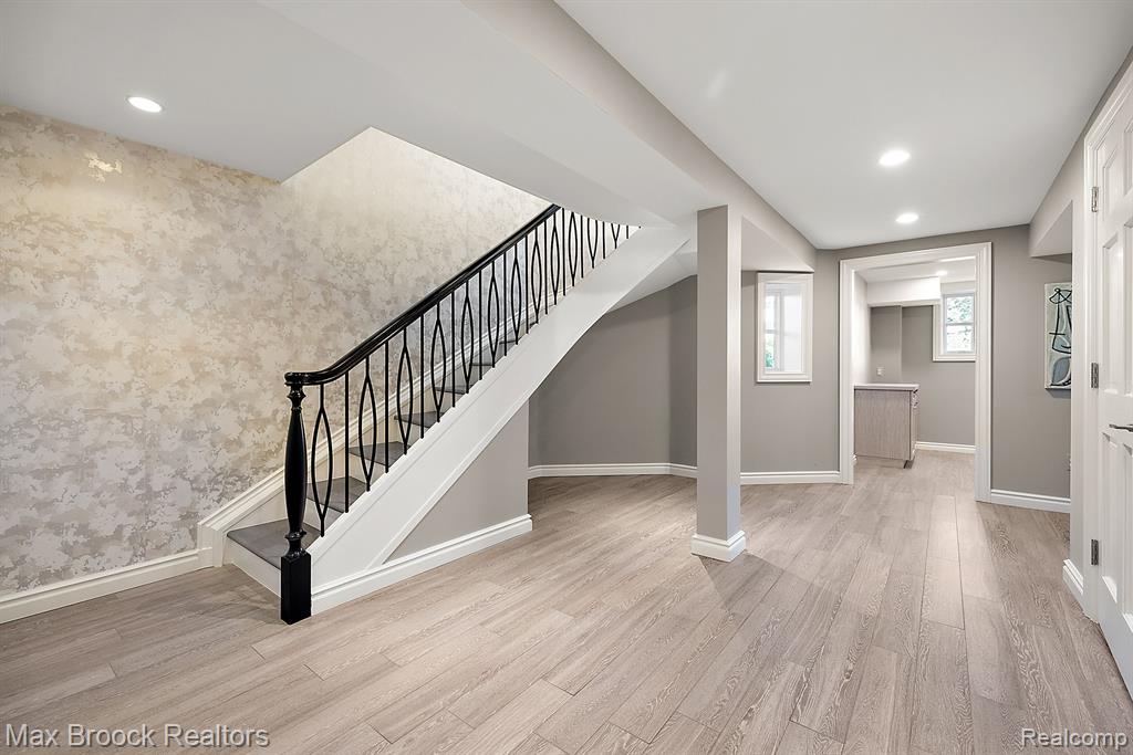 3251 W Shore Drive, Orchard Lake Village, MI 48324 — Photo 53