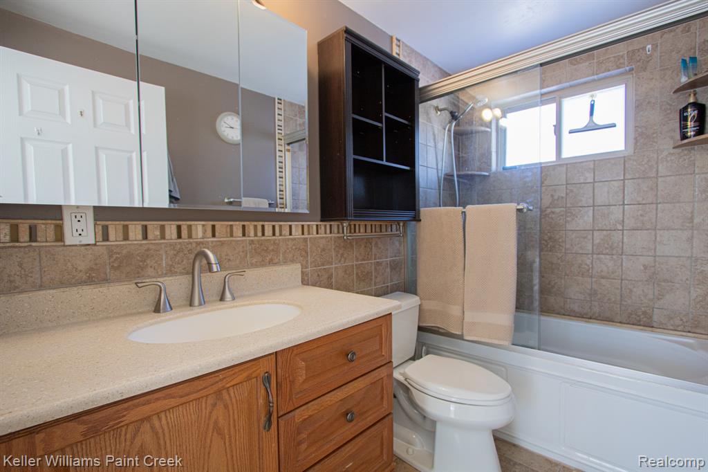 8453 Smethwick Road, Sterling Heights, MI 48312 — Photo 13