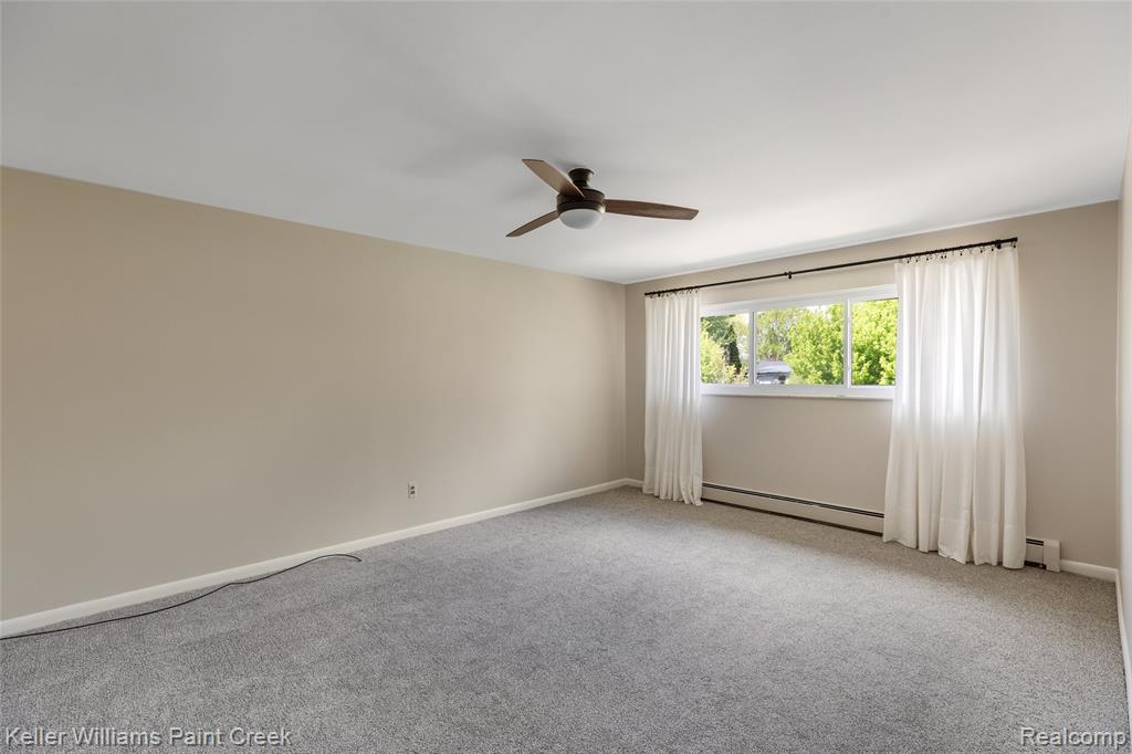 19839 Arthur, 246, Harper Woods, MI 48225 — Photo 14