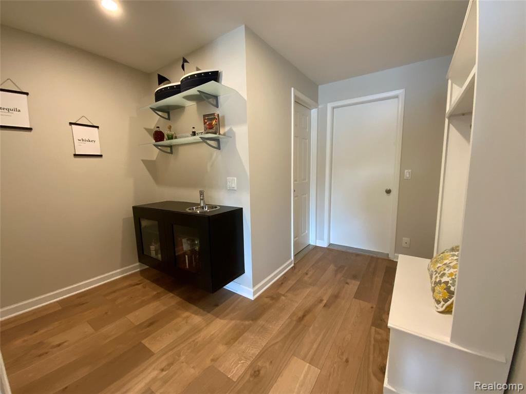 6749 Little Creek Drive, Troy, MI 48085 — Photo 28