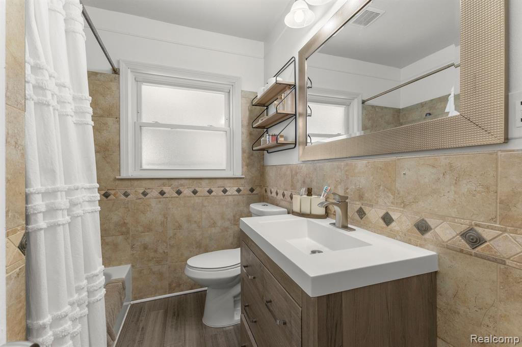 823 NEW YORK Avenue, Lincoln Park, MI 48146 — Photo 11