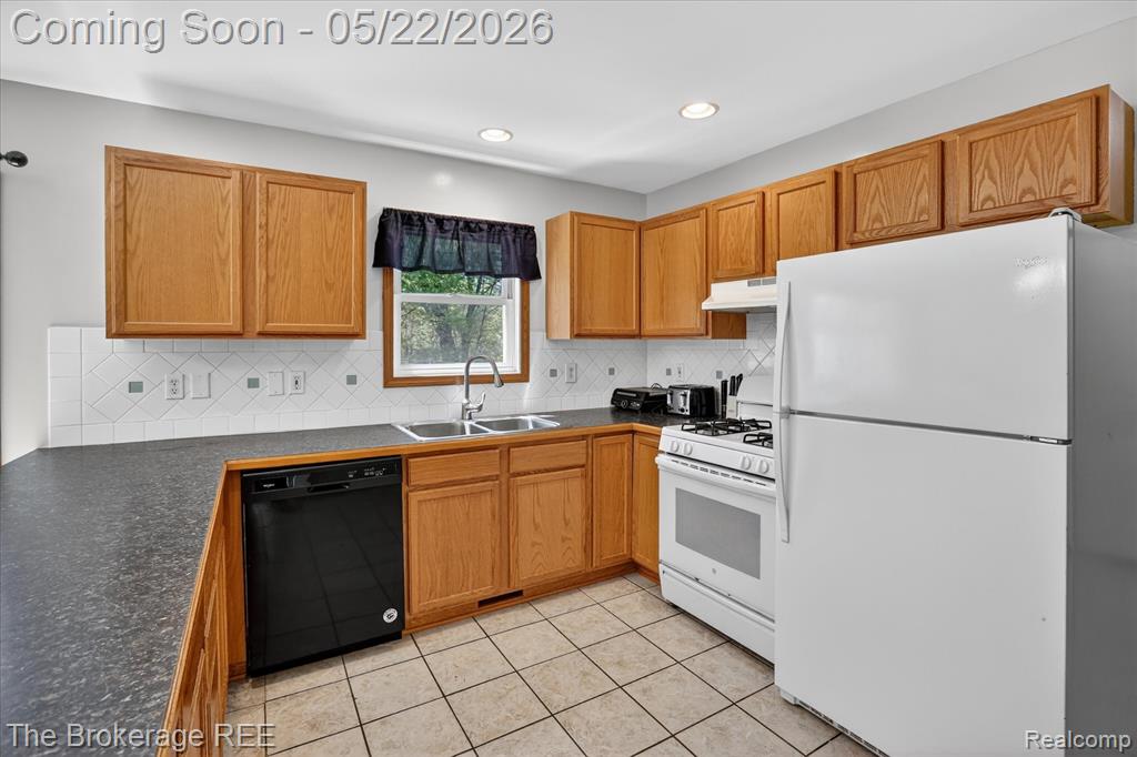 1029 Crestlane Drive, Saginaw, MI 48601 — Photo 10