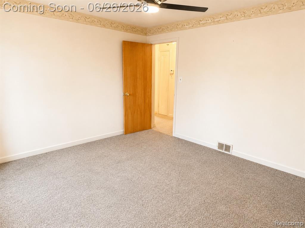8056 Central, Center Line, MI 48015 — Photo 10