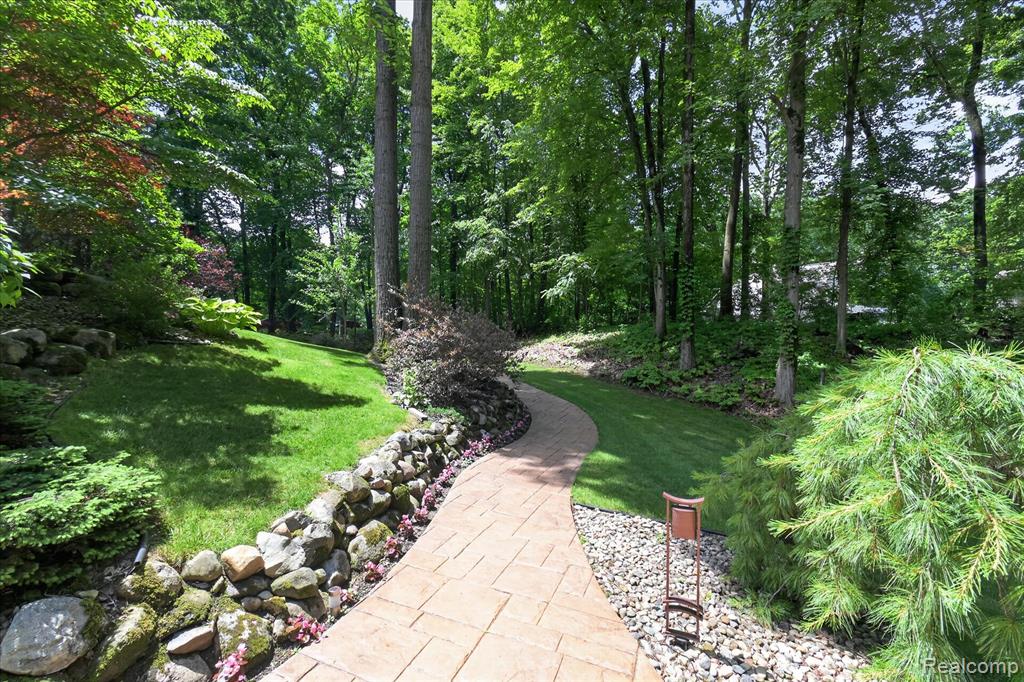 5388 Hartland Road, Fenton, MI 48430 — Photo 49
