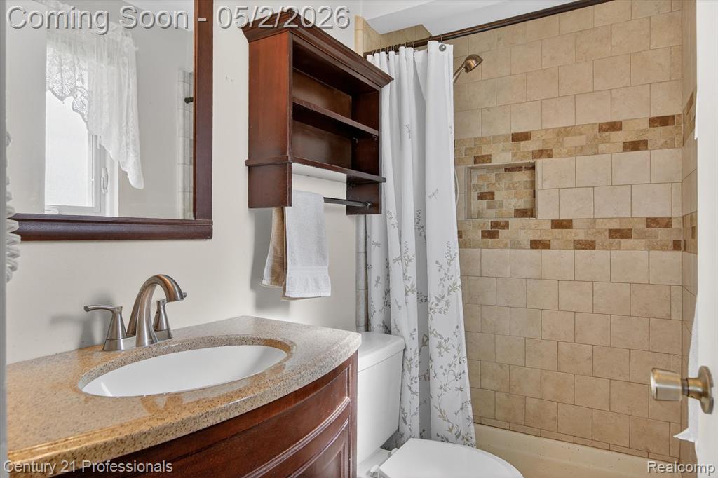 45560 Edgewood Court, Canton, MI 48187 — Photo 24