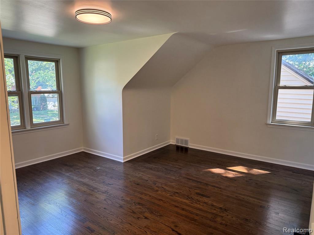 18141 Sunnybrook Avenue, Lathrup Village, MI 48076 — Photo 21