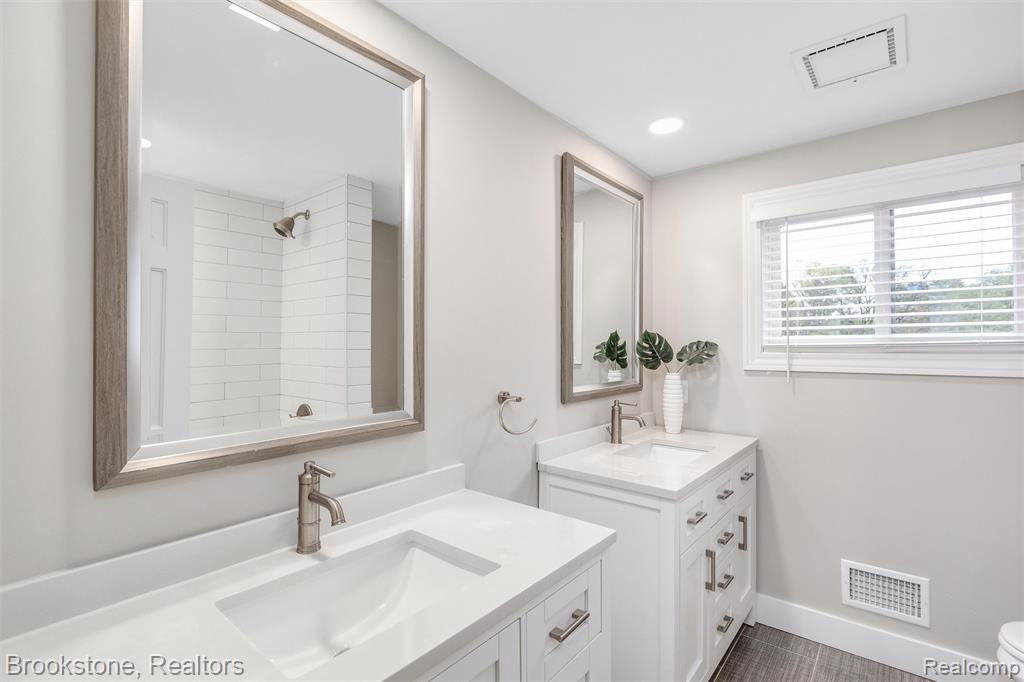 2784 Aldgate Drive, Bloomfield Hills, MI 48304 — Photo 38