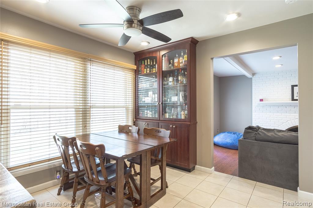 6364 Pinecroft Drive, West Bloomfield, MI — Photo 12