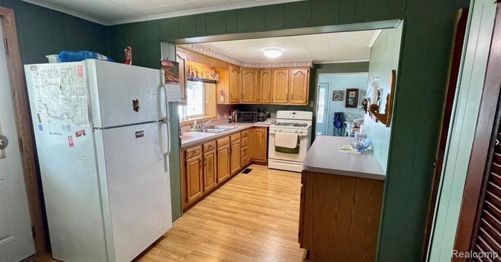 328 Sheridan Drive, Prudenville, MI 48651 — Photo 7