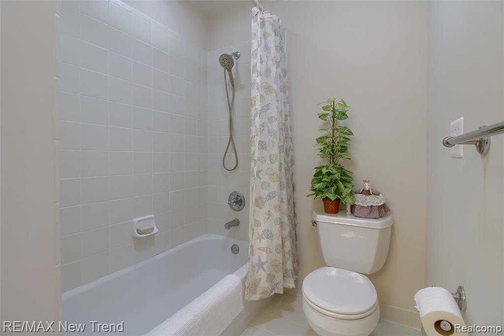 41672 Clemens Circle, Novi, MI 48377 — Photo 40