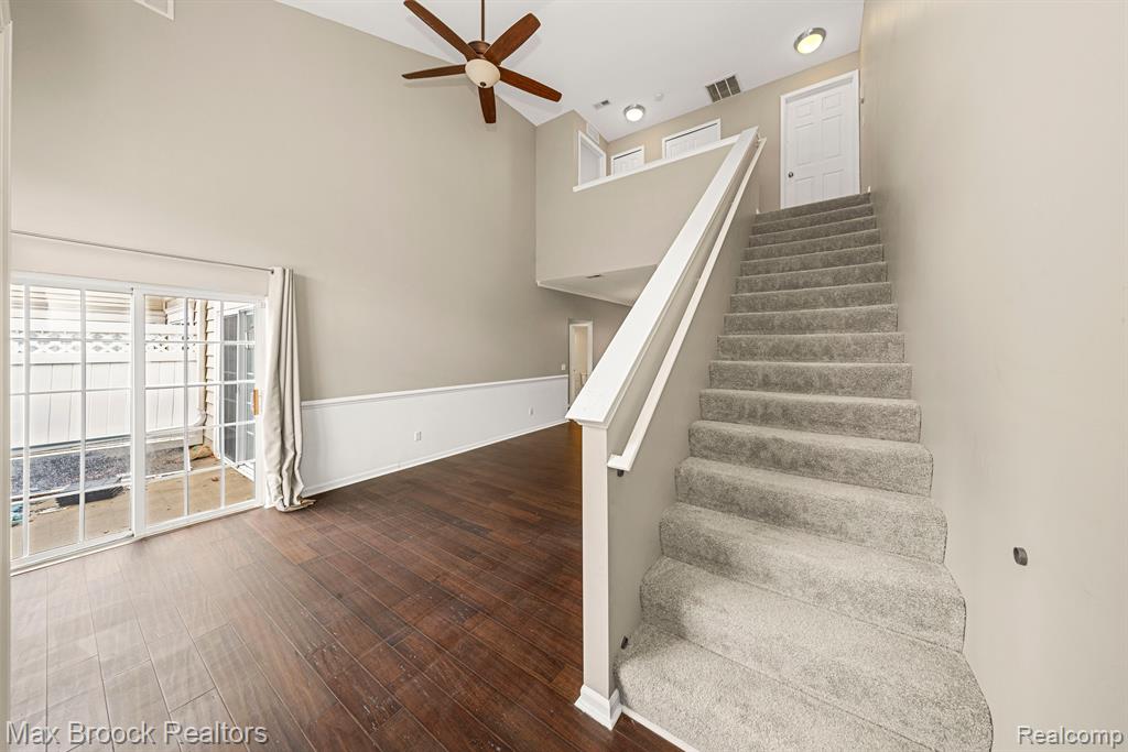 6104 ADDINGTON Drive, Commerce Twp, MI 48390 — Photo 5