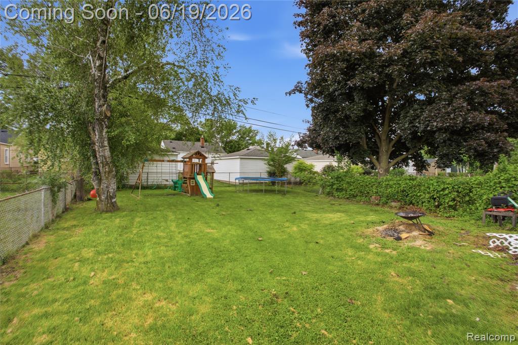 529 Champaign Road, Lincoln Park, MI 48146 — Photo 18