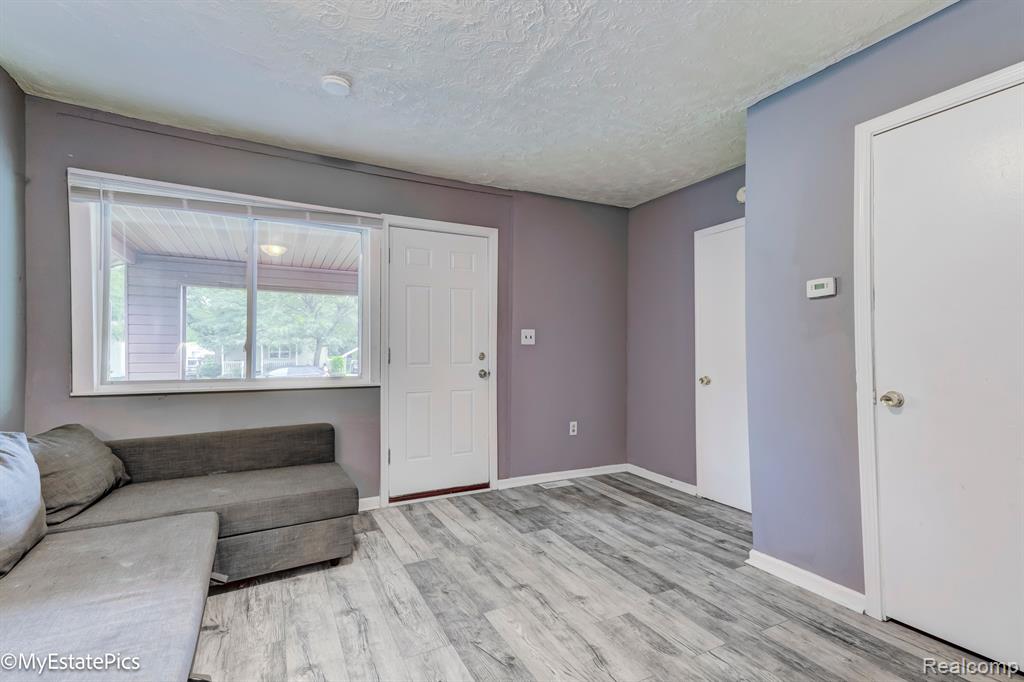 925 MADISON Street, Ypsilanti, MI 48197 — Photo 6