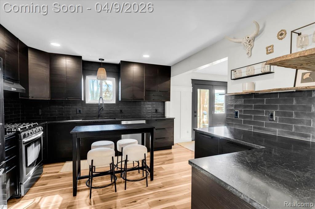 410 Stratford Road, Ferndale, MI 48220 — Photo 8
