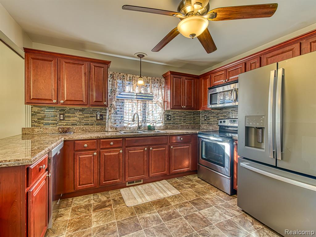 6676 Syracuse Street, Taylor, MI 48180 — Photo 8