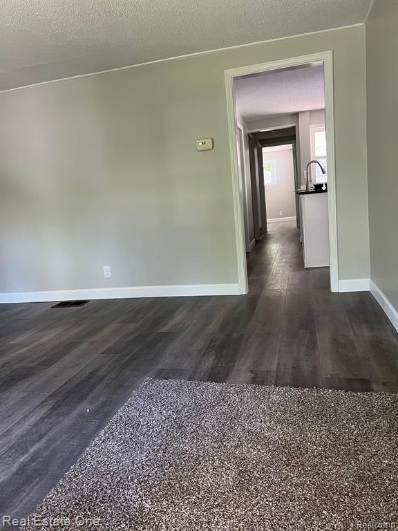 9120 GROVE Drive, Whitmore Lake, MI 48189 — Photo 24
