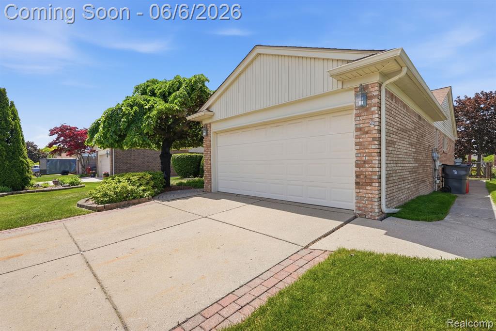 42321 Royal Lane, Clinton Twp, MI 48038 — Photo 38
