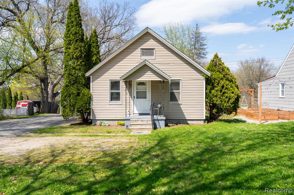 6248 Waldon Road, Clarkston, MI — front exterior