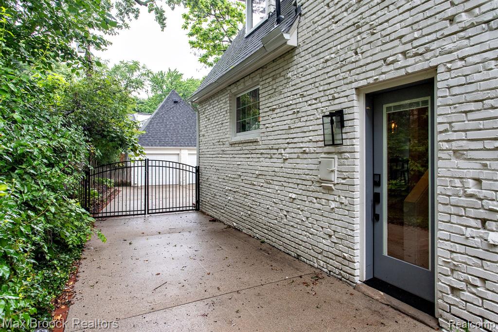 26008 Pembroke Road, Huntington Woods, MI — Photo 67