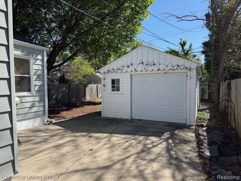 617 S EDISON Avenue, Royal Oak, MI 48067 — Photo 3
