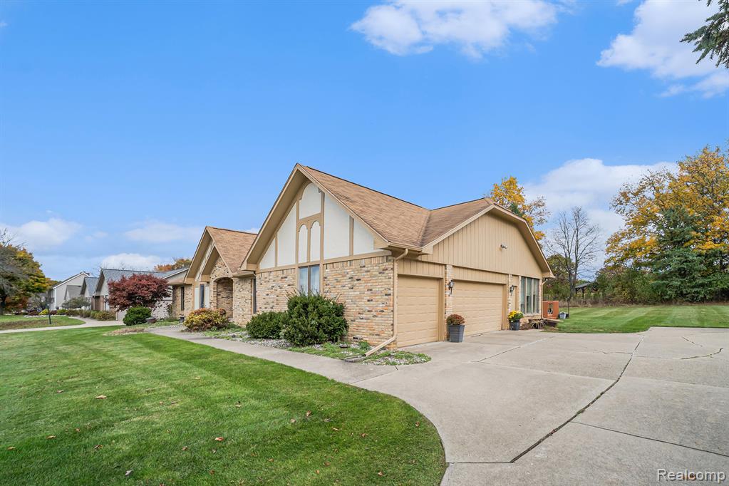 859 Boutell Drive, Grand Blanc, MI 48439 — Photo 4