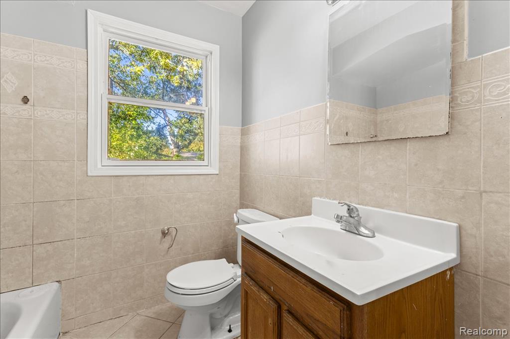 22530 Leewin Street, Detroit, MI 48219 — Photo 13