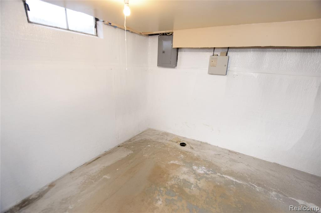4075 Townview Drive, Flint, MI 48532 — Photo 13