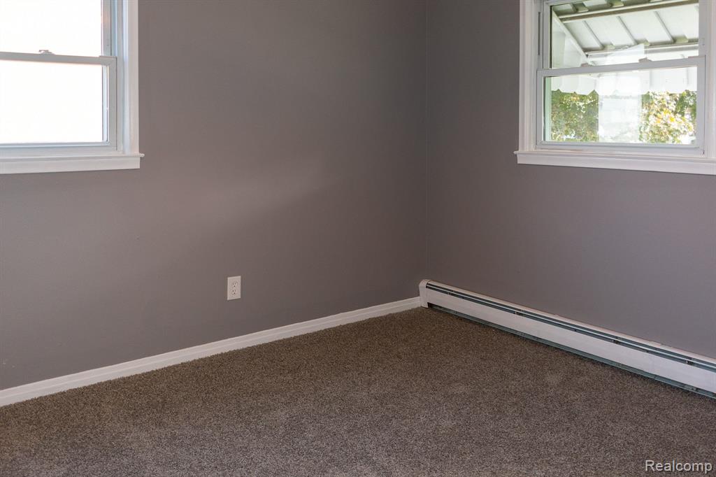 629 N VERMONT Avenue, Royal Oak, MI 48067 — Photo 13