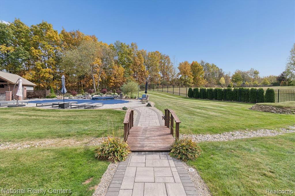 9888 Meadow View Court, Northville, MI 48167 — Photo 65