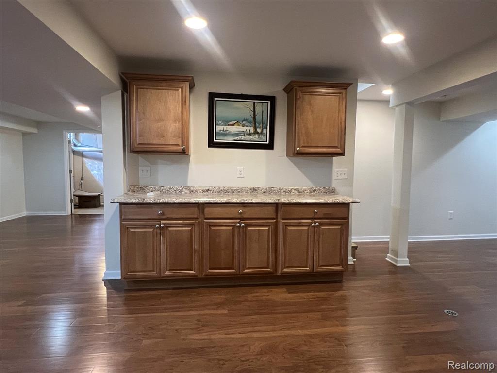 6161 Elarz Drive, Troy, MI 48085 — Photo 19
